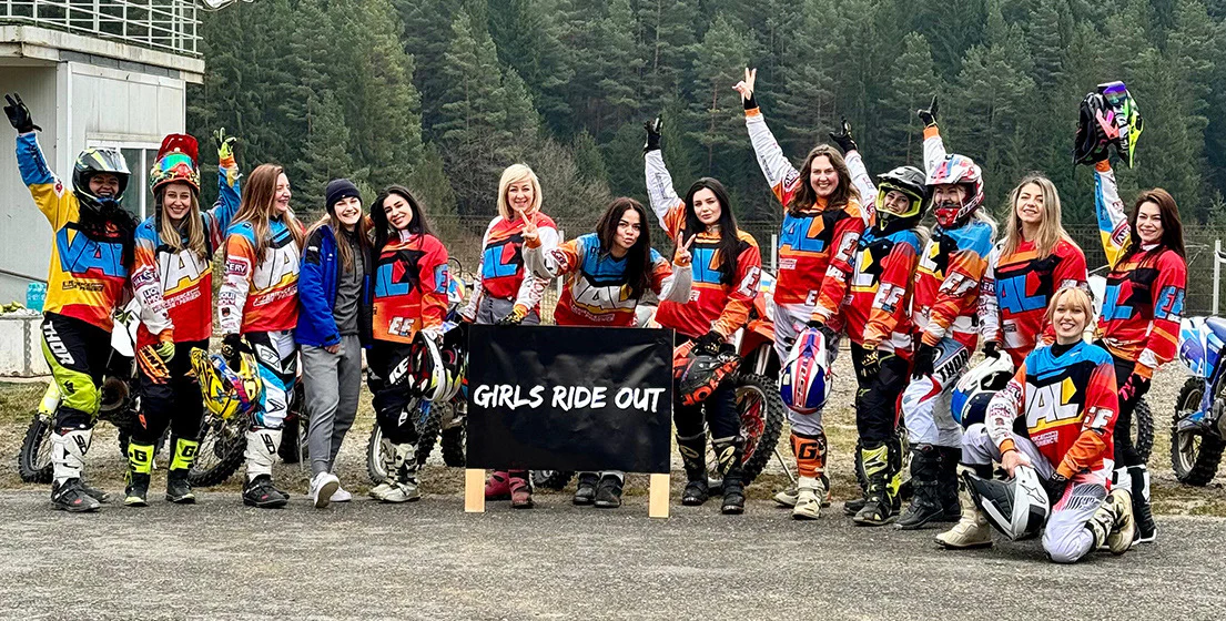 Girls Ride Out este singura tabără de enduro pentru femei din România. Fondatoare: „Îmi doresc foarte mult să fac proiectul cunoscut în afară și să aduc, aici, fete din alte țări”