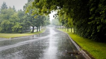 Meteorologii au emis o nouă atenționare de ploi, valabilă pentru 15 județe. De mâine vine vara, iar ploile vor fi trecătoare
