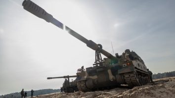 Sud-coreenii au pus ochii pe România. Seulul ar putea semna pentru 54 de obuziere autopropulsate K9 Thunder