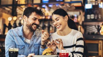 Din comportamentul cuiva într-un restaurant înțelegi o bună parte a personalității sale