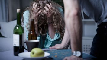 Parlamentul European adoptă legi noi privind violența domestică împotriva femeilor. Camelia Proca: „Este nevoie ca acest fenomen să fie luat în serios, indiferent de granițele statelor membre”