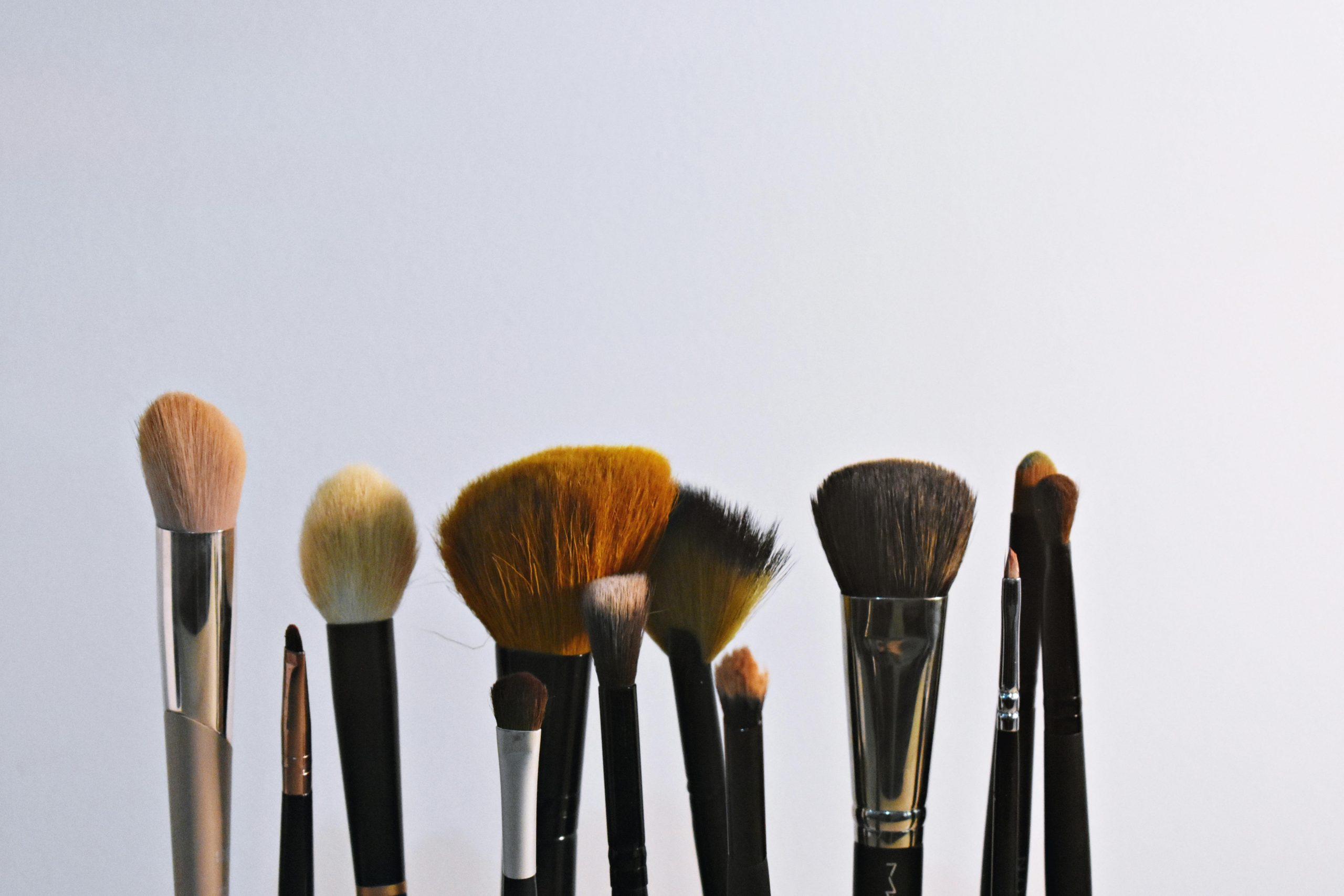 (P) TOP 7 produse de machiaj must-have