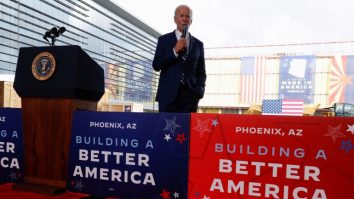 Biden bagă bani în cipuri „Made in USA”. Guvernul american va acorda 6,6 miliarde de dolari companiei taiwaneze TSMC