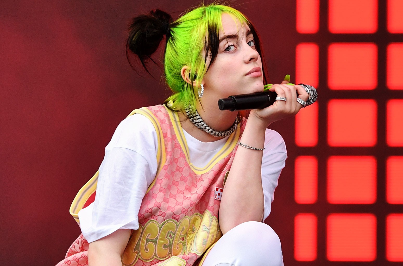 Billie Eilish își îndrumă fanii să o voteze pe Kamala Harris