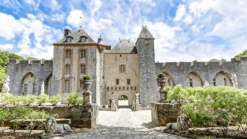 FOTO. Să trăiești ziua nunții tale la castel este un vis posibil în Franța. Ce locații din jurul Parisului pot fi privatizate