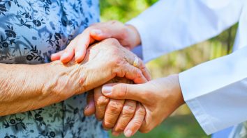 Inteligența Artificială revoluționează tratamentele pentru Parkinson. Ce progrese au făcut cercetătorii cu ajutorul A.I.