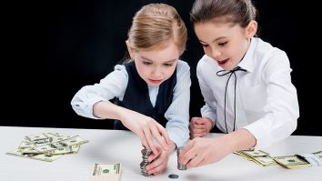 Tu cum îți educi financiar copilul? Adrian Mitroi: „Cea mai simplă formulă este cea de relaționare a succesului cu recompensa”