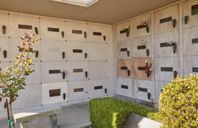 Un bărbat a cumpărat la licitaţie o criptă lângă cea a lui Marilyn Monroe. Ce preț a plătit pentru spațiul funerar