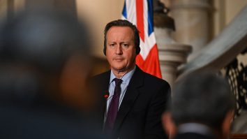 David Cameron se întâlnește cu Donald Trump în Florida înainte de discuțiile cu Blinken