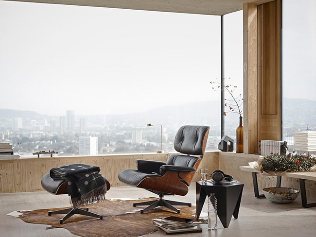 Scaunul Eames s-a impus ca un simbol al statutului și al stilului de viață modern. La ce preț ajunge piesa de mobilier