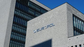 Îți citește Poliția mesajele? Europol vrea să elimine criptarea din WhatsApp și Signal. Care sunt argumentele invocate