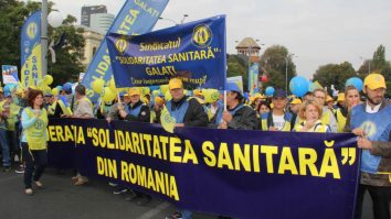 Federația Solidaritatea Sanitară organizează astăzi, între orele 12-13, o grevă de avertisment în aproximativ 300 de spitale din România