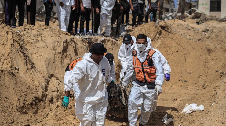 Aproape 400 de cadavre au fost găsite într-o groapă comună de la un spital din Gaza. ONU solicită o anchetă internațională