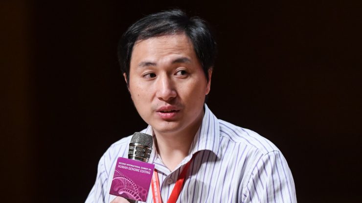 Omul de știință He Jiankui, care a editat genetic embrioni, s-a întors în laborator și este mândru de munca depusă, în ciuda încarcerării