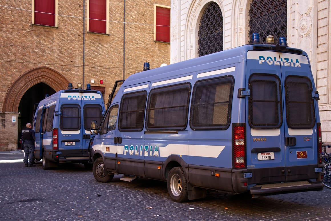 Fraudă de peste 600 de milioane de euro din banii UE pentru redresare post-COVID. 22 de suspecți au fost arestați în Italia, Austria, România și Slovacia