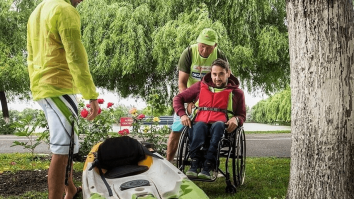 Elevatorul Speranței: O tânără cu dizabilități redescoperă lumea datorită inițiativei Caiac SMile