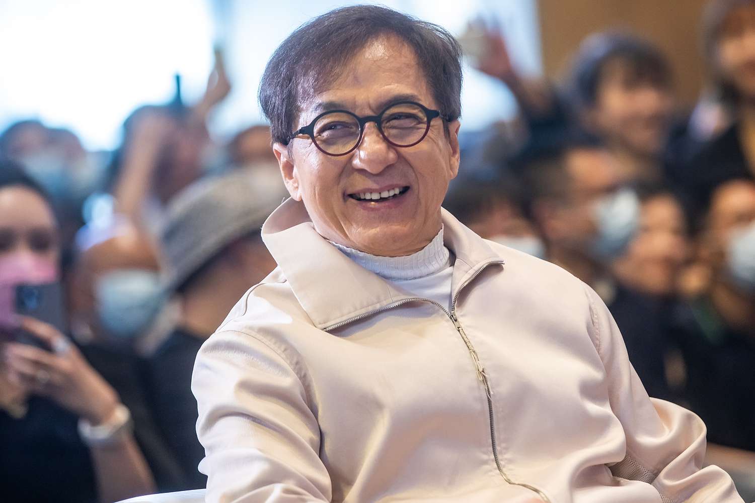Jackie Chan vorbește despre starea sa de sănătate, după ce au apărut îngrijorări legate de aspectul său fizic. Ce s-a întâmplat cu actorul