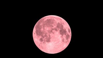 Cercetătorii americani și chinezi au făcut o nouă descoperire uluitoare. Vulcanii au erupt pe Lună în urmă cu miliarde de ani