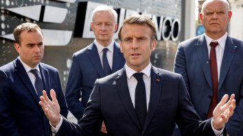 Intră Franța în economie de război? Macron a inaugurat o nouă uzină de pulbere la Toulouse