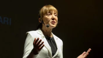 Monica Macovei a fost condamnată la şase luni de închisoare cu suspendare şi prestarea a 60 de zile de muncă neremunerată în folosul comunităţii