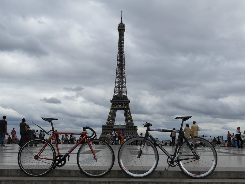 Prima victorie a velorevoluției franceze: Bicicletele devansează mașinile ca mijloc de transport în centrul Parisului. Ce planuri are Guvernul francez