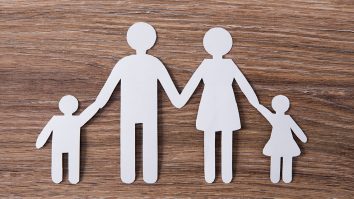 Părinții nu mai pleacă la muncă în străinătate. Cum arată cifrele