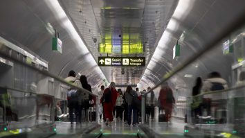 Românii încă sunt controlați pe aeroporturile țărilor din Schengen