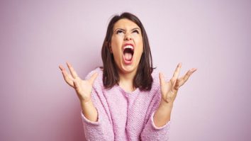 Astăzi este Ziua Internațională a Strigătului. De ce e bine să țipi