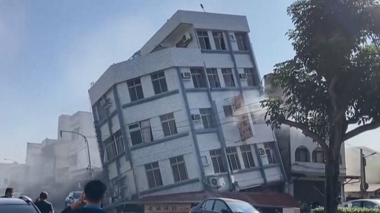 Un cutremur major, de magnitudine 7,7, a avut loc în Taiwan. Mai multe clădiri s-au prăbuşit/ Cel puțin nouă persoane au murit