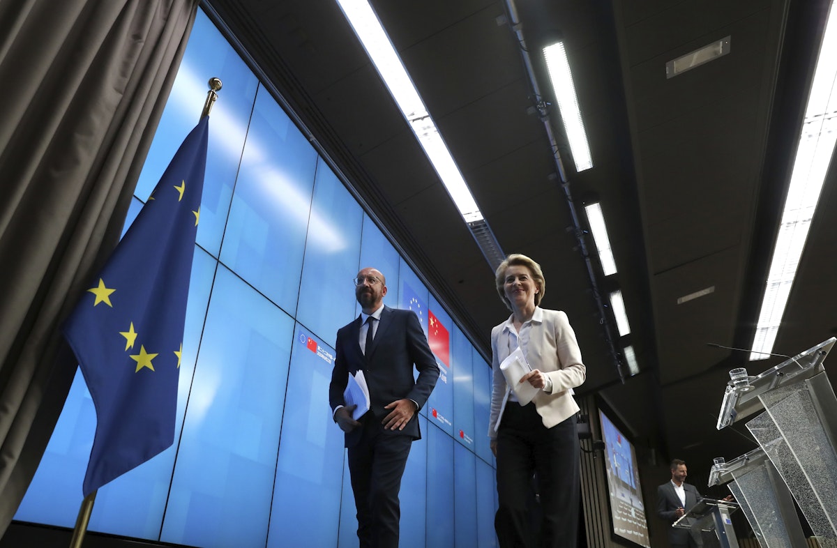 Cum arată sondajele la nivel European pentru alegerile din 6 iunie? Comisia, Parlamentul și Consiliul European vor avea un nou șef