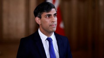 Rishi Sunak şi Keir Starmer reacţionează după ce Nigel Farage a declarat că UE şi NATO au „provocat” invazia Ucrainei de către Rusia