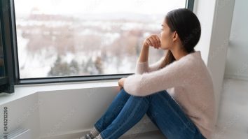 STUDIU. Cum facem față singurătății? Procentul oamenilor singuratici din România