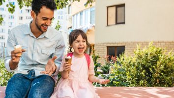 STUDIU. Tații sunt mai predispuși la bolile cardiovasculare față de bărbații care nu sunt părinți