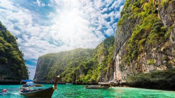 Prețul biletelor de avion pentru vacanțe este în creștere. Expert în turism: „Lunile iulie și august sunt luni care au creșteri foarte mari pentru că mare parte din Europa este în concediu”