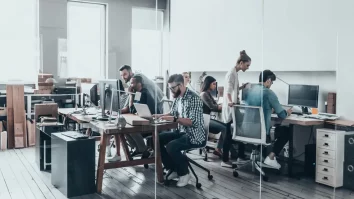 Folosirea A.I. aduce creșteri salariale. Expert: „Inteligența Artificială va fi un tool necesar care va crea complexitate în utilizarea lui”