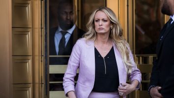Actrița porno, Stormy Daniels, susține că a „leșinat” înainte de a face sex cu Trump. Cum merge procesul fostului președinte SUA?