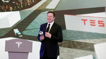 Elon Musk lansează o luptă globală împotriva cenzurii pe platforma X. Cu ce se confruntă CEO-ul în ultimele săptămâni