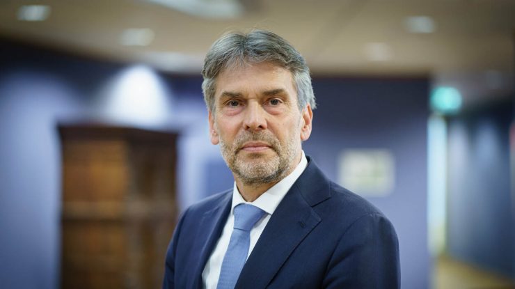 Fostul șef al Serviciilor de Informații va deveni Premier olandez în cadrul unui „cabinet de afaceri”. Cine este Dick Schoof