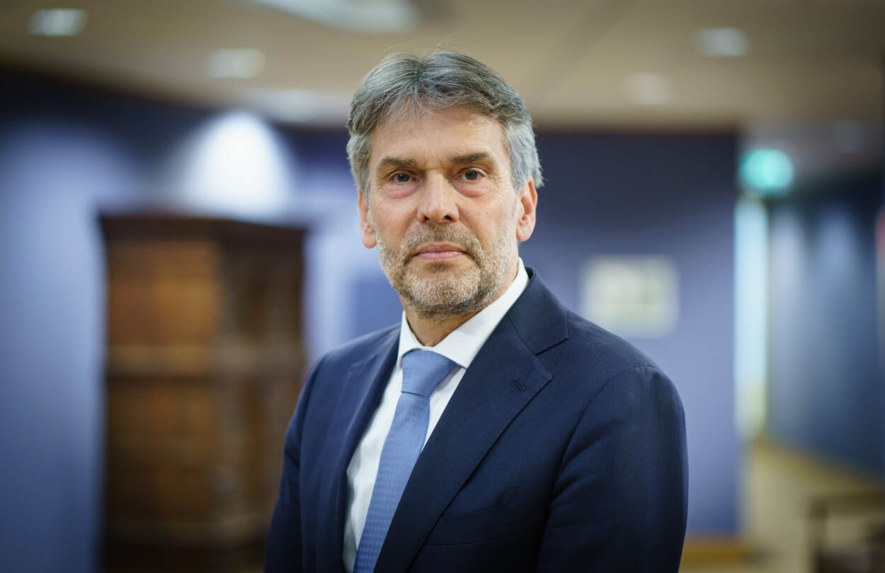 Fostul șef al Serviciilor de Informații va deveni Premier olandez în cadrul unui „cabinet de afaceri”. Cine este Dick Schoof