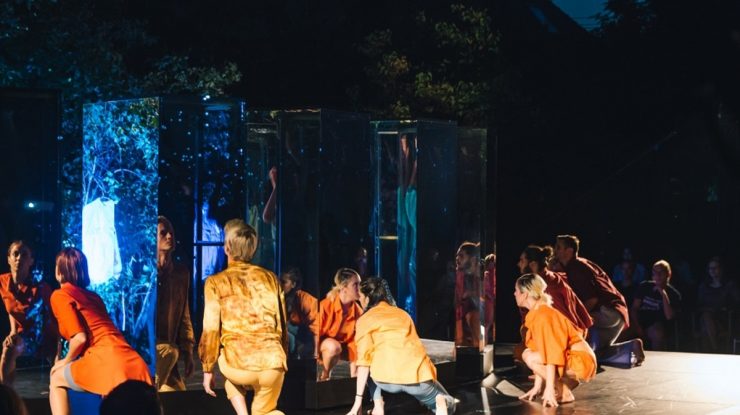 Elevii școlii gimnaziale din Rediu, Galați pregătesc spectacolul Muzicienii, în cadrul proiectului Creștem prin teatru, derulat de Fundația pentru Istorie, Cultură și Educație