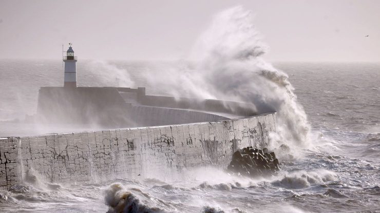 Valul de căldură din Marea Britanie este amenințat de posibile furtuni violente