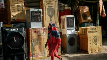 Cel puțin 15 persoane au murit în India din cauza temperaturilor ridicate. Spitalele au înregistrat o creștere a internărilor