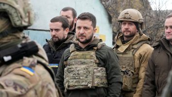 Zelenski a vizitat regiunea Harkov. Cât de afectat e orașul de ofensiva rusă