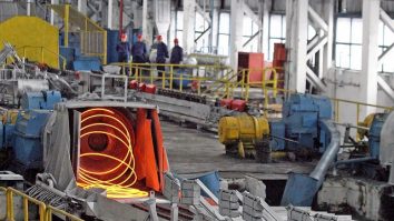 Cât de jos se mai poate duce industria României? Sectorul industrial înseamnă aproape 20% din PIB