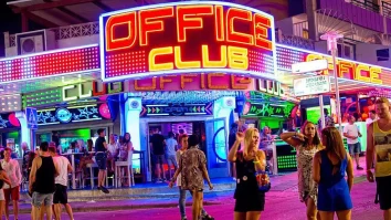 Insulele din Spania înăspresc restricțiile privind vacanțele cu petreceri în zonele turistice. Ce reguli trebuie să respecți