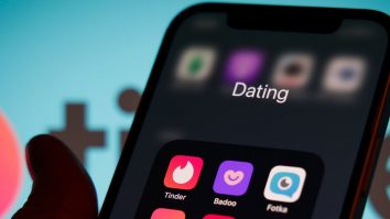 STUDIU. Tinder-ul e ca un drog. Psihologii din Spania au tot mai mulți pacienți deprimați