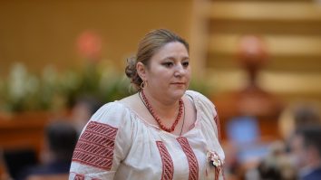Tribunalul Bucureşti a decis că Diana Iovanovici Şoşoacă poate candida la Senat