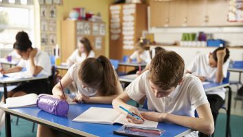 Elevii de clasa a IV-a au susținut Evaluarea Națională la Matematică. Învățător: „Subiectele au fost elaborate pe baza materiei studiate în acest an școlar și nu au avut o dificultate foarte mare”