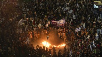 Israelul sărbătorește Ziua Memorială. Protestatarii din Tel Aviv cer eliberarea ostaticilor și alegeri noi