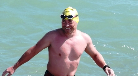 Avram Iancu traversează Canalul Mânecii înotând: „Doar 37 de oameni au reușit o dublă traversare”